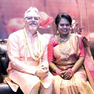 Meet your Posher, Flora